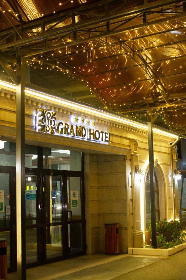 Atb Grand Hotel Atirau Kültér fotó