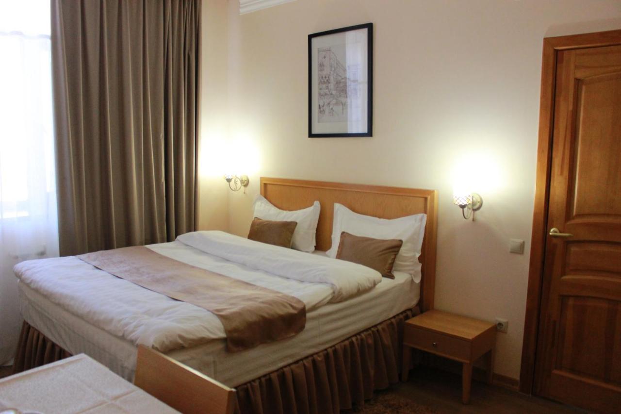 Atb Grand Hotel Atirau Kültér fotó