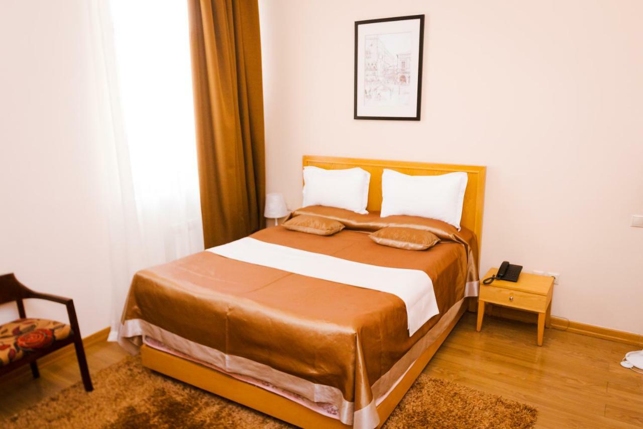 Atb Grand Hotel Atirau Kültér fotó