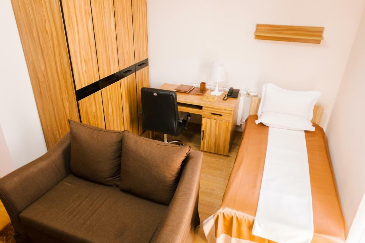 Atb Grand Hotel Atirau Kültér fotó