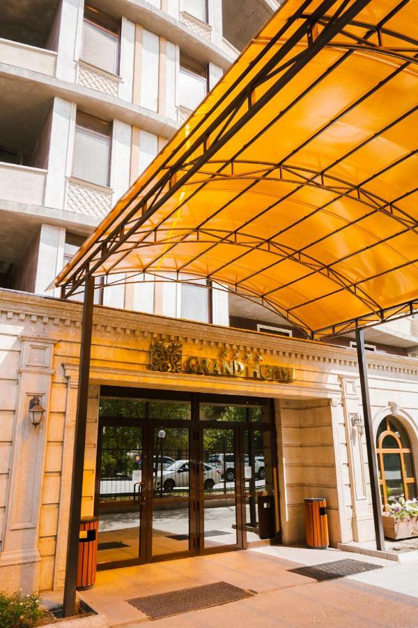 Atb Grand Hotel Atirau Kültér fotó